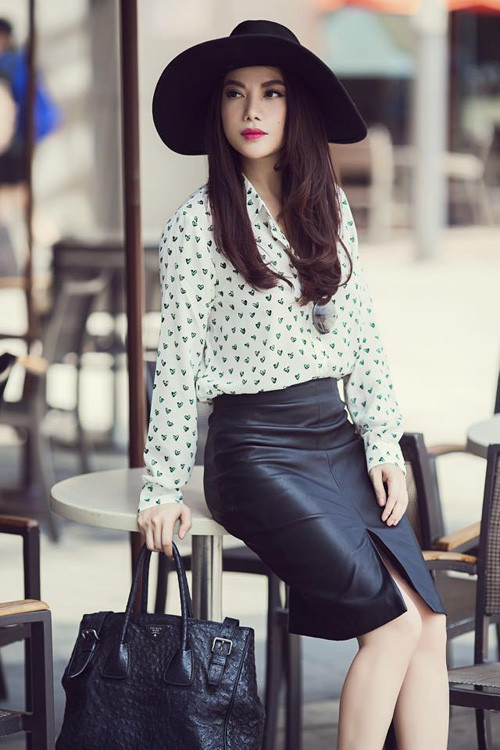 Mặc chân váy da đẹp như sao Việt ảnh 1 Mặc chân váy da đẹp như sao Việt