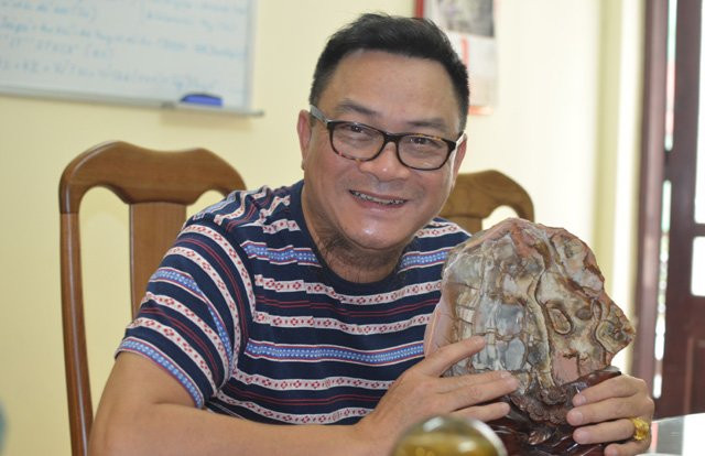 NSƯT Anh Tú lần đầu nói về vợ trẻ kém 12 tuổi