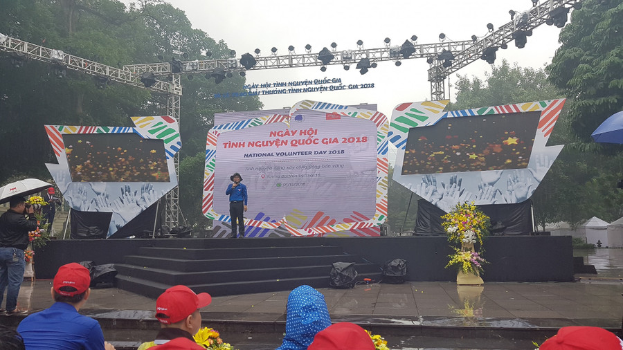 Hoạt động tại sân khấu ngoài trời tại Vườn hoa Lý Thái Tổ, Hà Nội Hoạt động tại sân khấu ngoài trời tại Vườn hoa Lý Thái Tổ, Hà Nội