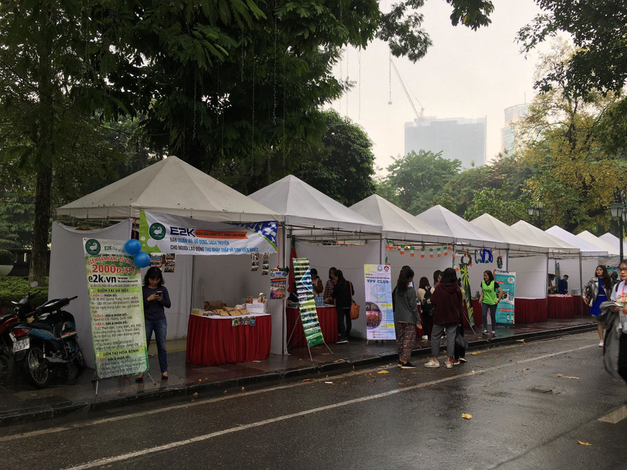 Các gian hàng của một số câu lạc bộ, hội, nhóm được lựa chọn tham dự sự kiện Các gian hàng của một số câu lạc bộ, hội, nhóm được lựa chọn tham dự sự kiện