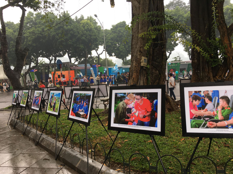 Những hình ảnh ý nghĩa thể hiện hoạt động thiện nguyện của các hội nhóm Những hình ảnh ý nghĩa thể hiện hoạt động thiện nguyện của các hội nhóm