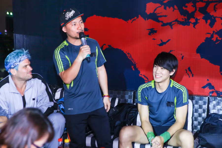 Từng được khán giả yêu thích khi kết hợp cùng bạn gái cũ Hari Won trong mùa thứ 2, lần này Đinh Tiến Đạt trở lại cùng đồng đội mới là Thúc Lĩnh Lincoln - thí sinh của mùa 4. So với các đội chơi khác, cặp thí sinh này chia sẻ chỉ vừa gặp nhau vài lần để cùng chạy bộ chứ chưa có nhiều sự chuẩn bị. Tuy nhiên, họ có quyết tâm cao và muốn thử sức hết tất cả thử thách.