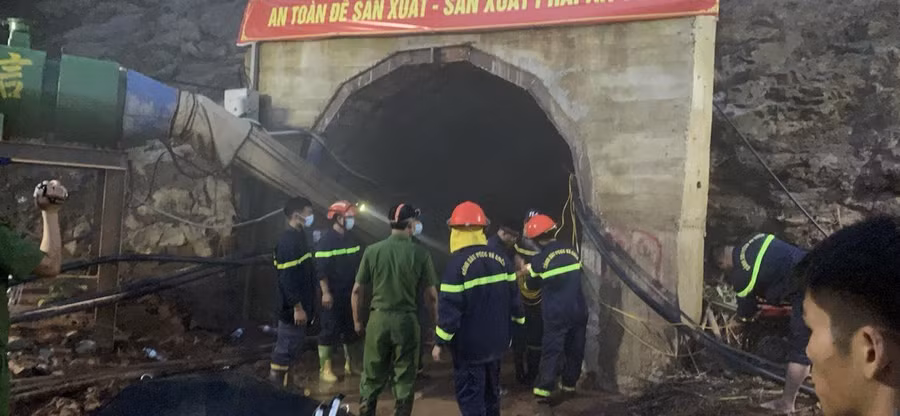 Sau hơn 5 ngày nỗ lực tìm kiếm, thi thể công nhân mắc kẹt trong hầm thủy điện ở Điện Biên đã được tìm thấy.