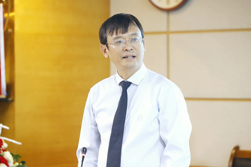 Nhận nhiệm vụ mới, tân Tổng Biên tập báo Nông thôn Ngày nay/điện tử Dân Việt Nguyễn Văn Hoài hứa sẽ không ngừng nỗ lực, rèn luyện, phấn đấu, đưa tờ báo phát triển theo hướng đa phương tiện, đa nền tảng. Ảnh: Phạm Hưng.