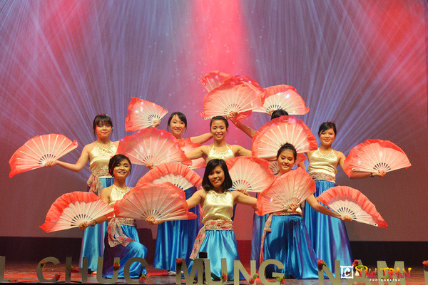 Du học sinh Pháp tưng bừng chuẩn bị Tết Nguyên Đán 2016 - Ảnh 2. Du học sinh Pháp tưng bừng chuẩn bị Tết Nguyên Đán 2016 - Ảnh 2.