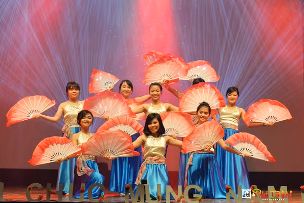 Du học sinh Pháp tưng bừng chuẩn bị Tết Nguyên Đán 2016 - Ảnh 2.