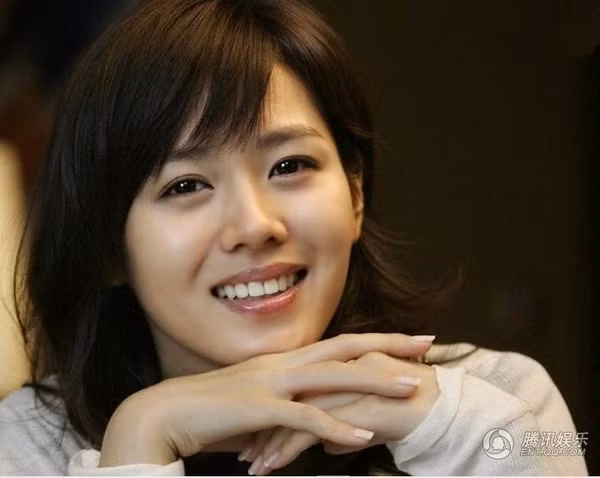 Những đôi bàn tay thon dài vạn người mê của showbiz thế giới - Ảnh 19.