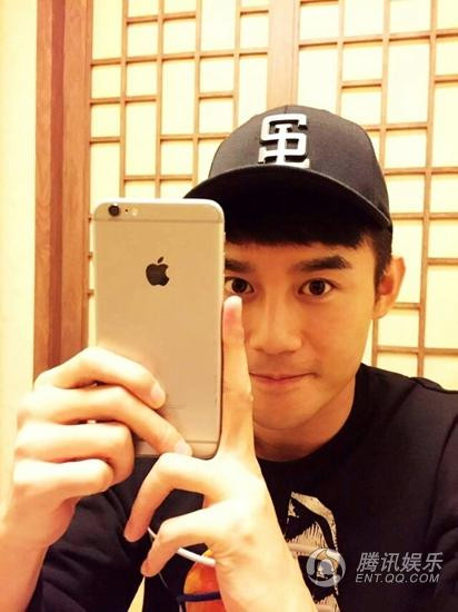 Những đôi bàn tay thon dài vạn người mê của showbiz thế giới - Ảnh 2. Những đôi bàn tay thon dài vạn người mê của showbiz thế giới - Ảnh 2.