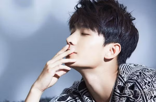 Những đôi bàn tay thon dài vạn người mê của showbiz thế giới - Ảnh 12.