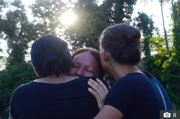 Người thân của tù nhân bị sát hại