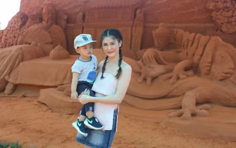 Cung gia dinh Ca si Dang Khoi kham pha cong vien Forgotten Land - Anh 2