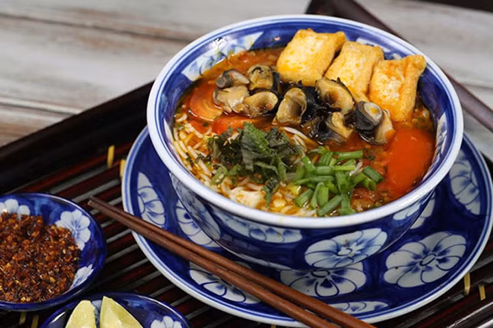 Công thức chế biến món bún ốc ngon hơn hàng quán