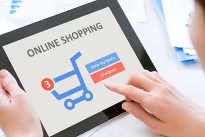 Hành vi bán hàng nhái, hàng giả trên mạng sẽ bị phạt tối đa 80 triệu đồng. Ảnh minh họa 