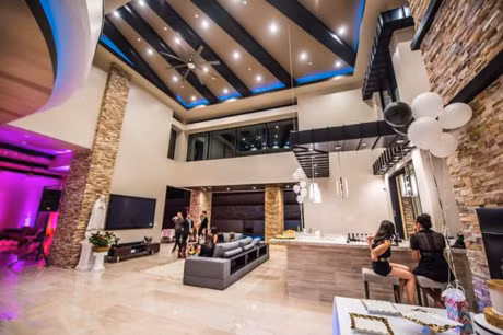 Toan canh sieu biet thu 4000m2 cua vo chong Dan Truong - Anh 10