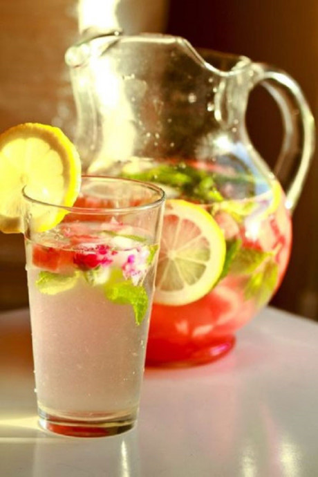 Mách bạn cách làm nước detox đẹp da, giải nhiệt mùa hè - Ảnh 2 Mach ban cach lam nuoc detox dep da, giai nhiet mua he - Anh 2