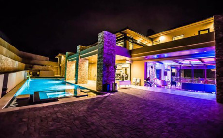 Toàn cảnh siêu biệt thự 4000m2 của vợ chồng Đan Trường - Ảnh 2 Toan canh sieu biet thu 4000m2 cua vo chong Dan Truong - Anh 2