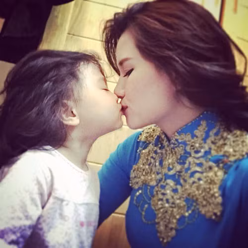 MC Huyền Châu: “Chăm con, cái đầu hạnh phúc thì cái thân không mệt“ ảnh 6