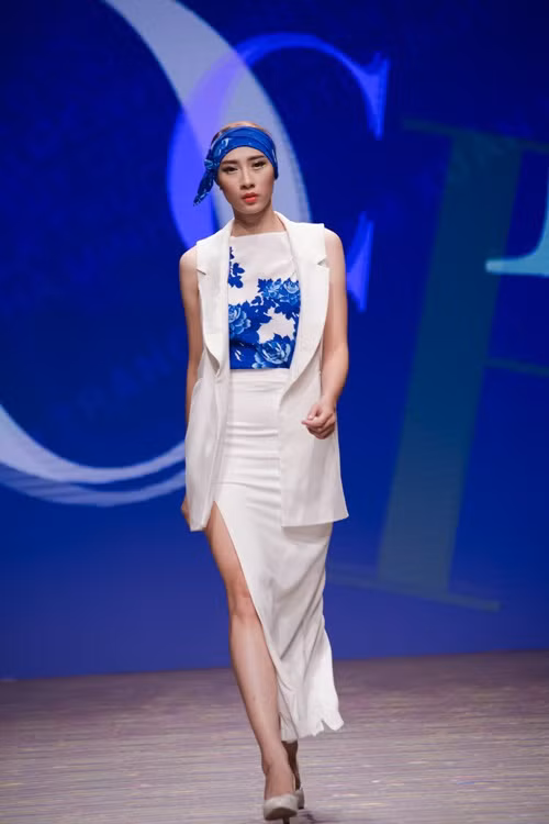 Hoa hậu Ngọc Hân thiết kế lấy cảm hứng từ gốm sứ ảnh 8