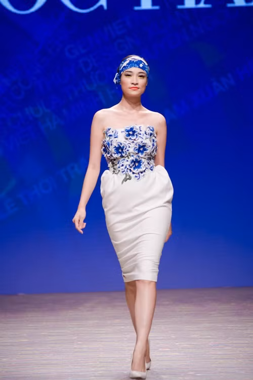 Hoa hậu Ngọc Hân thiết kế lấy cảm hứng từ gốm sứ ảnh 6