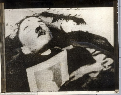 Tiết lộ 24 giờ cuối đời trùm phát xít Hitler - Hình 2 Tiet lo 24 gio cuoi doi trum phat xit Hitler-Hinh-2