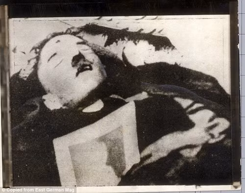 Tiet lo 24 gio cuoi doi trum phat xit Hitler-Hinh-2