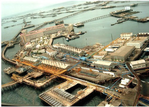 Kỳ lạ thành phố xây dựng trên giàn khoan giữa biển - ảnh 8