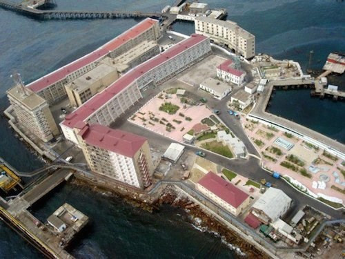 Kỳ lạ thành phố xây dựng trên giàn khoan giữa biển - ảnh 5