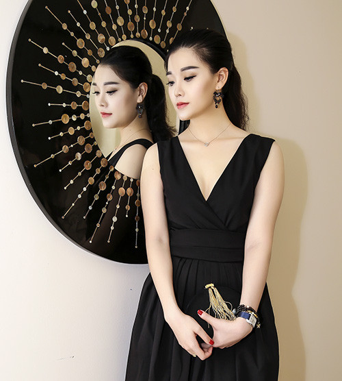 Siêu mẫu Hạ Vy tươi tắn bên hai cậu con trai - 9