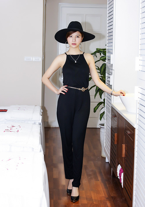 Siêu mẫu Hạ Vy tươi tắn bên hai cậu con trai - 13