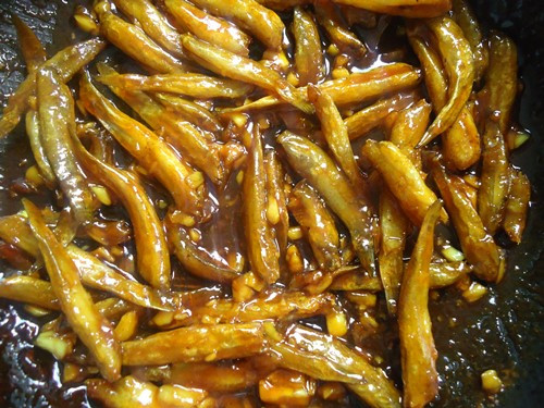 Cá bống sốt cay ngọt lạ miệng, trôi cơm ảnh 4 Cá bống sốt cay ngọt lạ miệng, trôi cơm - 5