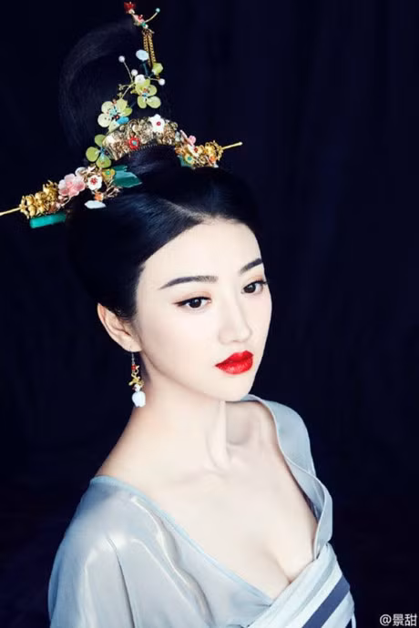 Ngam nhan sac my nhan co trang duoc khen dep hon ca Pham Bang Bang - Anh 25