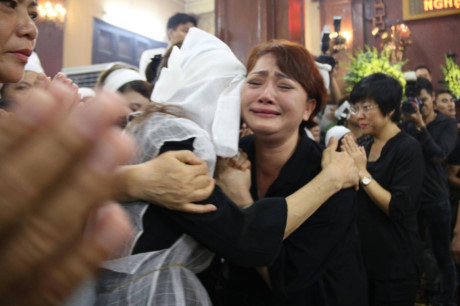Tiễn đưa nghệ sĩ Hán Văn Tình trong nước mắt - Ảnh 5 Tien dua nghe si Han Van Tinh trong nuoc mat - Anh 5