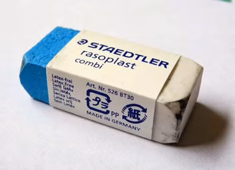 Su that it nguoi biet ve phan mau xanh bi an tren cuc tay - Anh 4