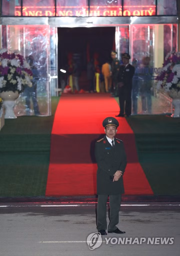 Thảm đỏ đã được trải đón Chủ tịch Kim