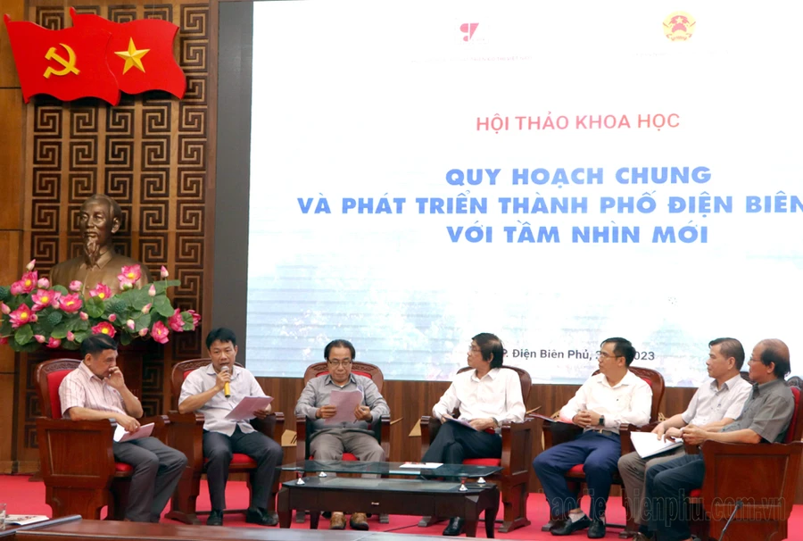 Đại biểu, chuyên gia thảo luận tại Hội nghị.