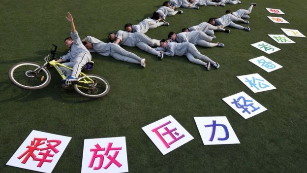 Có nhiều cách để các em có thể giảm stress của kì thi đại học. Có nhiều cách để các em có thể giảm stress của kì thi đại học.