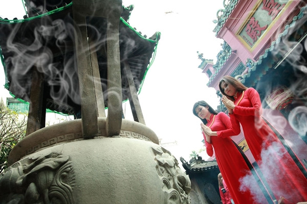 Đừng biến du lịch tâm linh thành thú vui báng bổ