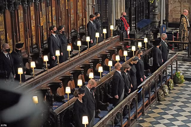 Chùm ảnh: Hoàng gia Anh tiễn đưa Hoàng thân Philip ảnh 7