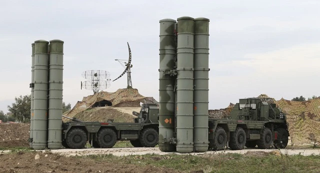 Hệ thống phòng thủ S-400.