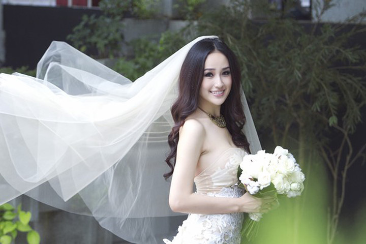 Thực hư Hoa hậu Mai Phương Thúy bí mật lấy chồng