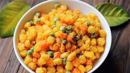 Giam ngay 5cm vong eo chi bang cach an them nua bap ngo luoc vao buoi sang - Anh 4