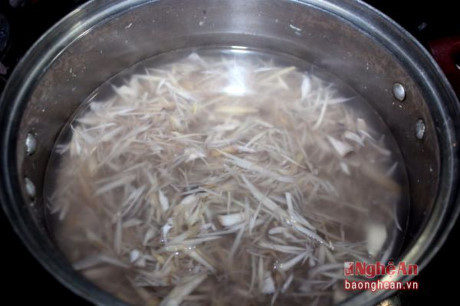 Lạ miệng với món ăn từ củ chuối - Ảnh 4 La mieng voi mon an tu cu chuoi - Anh 4
