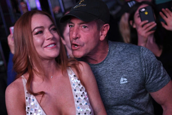 Bố Lindsay Lohan xác nhận con gái đang mang bầu