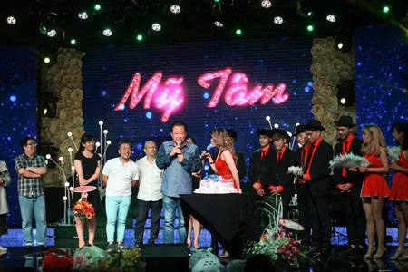 My Tam hanh phuc tang qua cho fan 75 tuoi - Anh 7