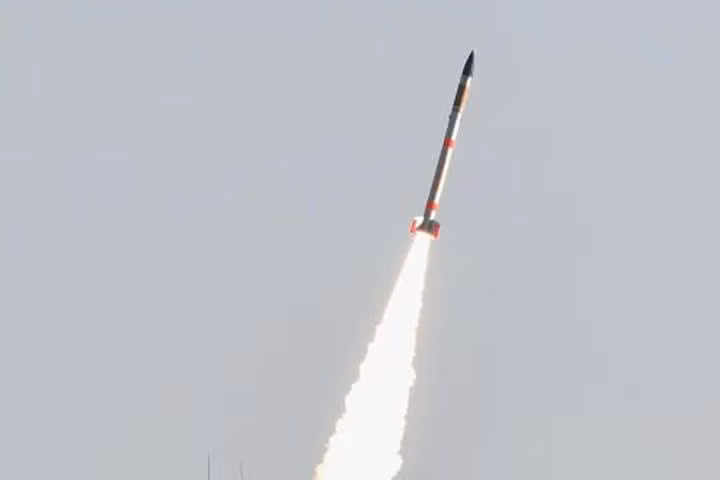 Nhật Bản phóng tên lửa nhỏ nhất thế giới chở vệ tinh