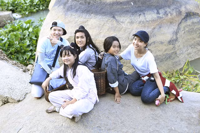  Ngoài Lâm Thanh Mỹ, Hoa thiên cốt còn có sự tham gia của 2 diễn viên khác từng đóng Tôi thấy hoa vàng trên cỏ xanh là Trọng Khang - Thịnh Vinh. 