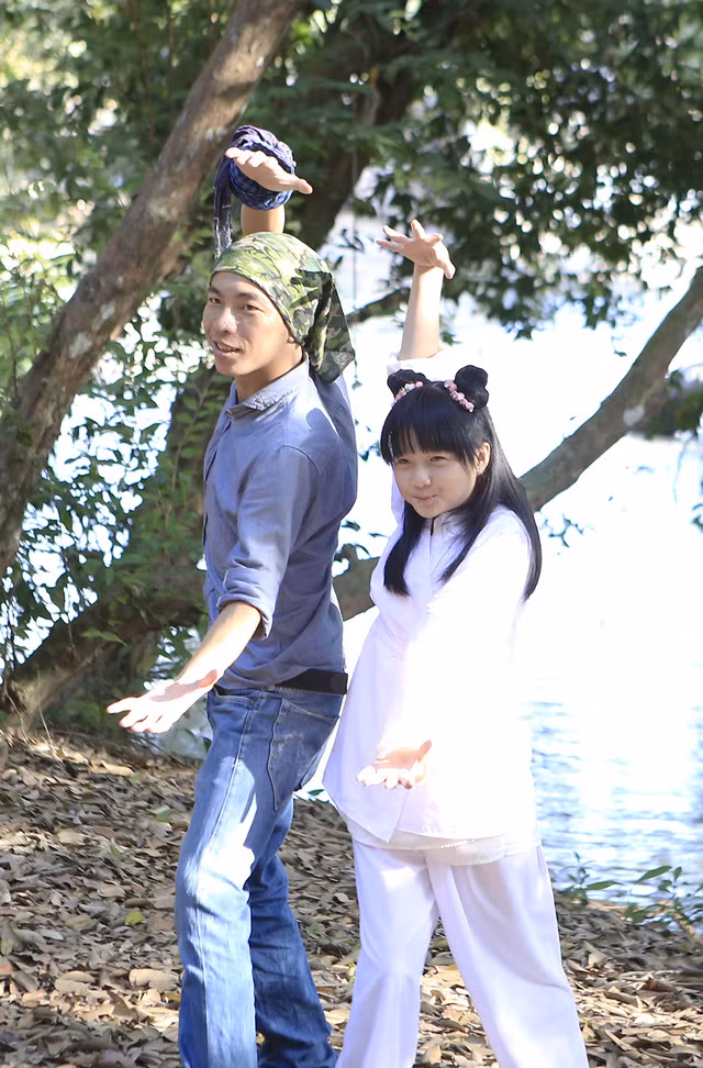  Trong phim Hoa Thiên Cốt bản Việt, Thanh Mỹ vào vai Tiểu Cốt khi nhỏ. Với khả năng nắm bắt lời thoại rất nhanh mà không cần ai chỉ dạy, Thanh Mỹ sớm lọt vào mắt xanh của nhiều đạo diễn nổi tiếng. 