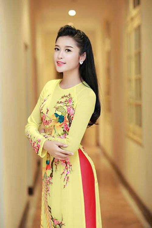Á hậu Huyền My lần đầu chia sẻ về scandal lộ ảnh trong quán bar - Ảnh 1 Á hậu Huyền My lần đầu chia sẻ về scandal lộ ảnh trong quán bar - Ảnh 1