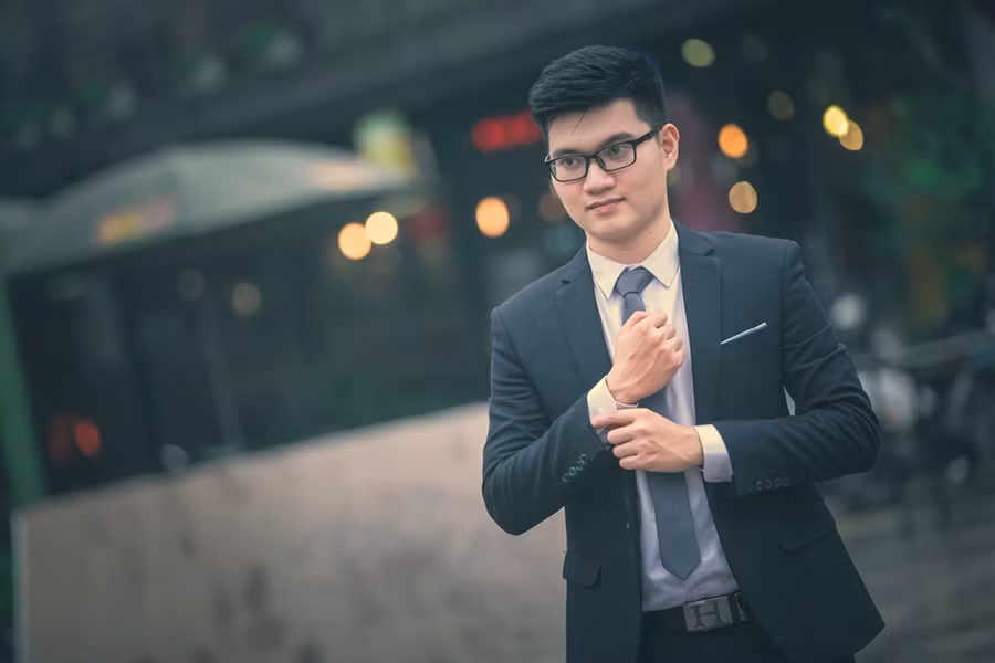 Sở hữu vẻ đẹp nam tính, Nguyễn Hoàng là một trong những gương mặt đầu tiên đại diện phái nam bước vào đêm chung kết cuộc thi tài sắc của ĐH Khoa học Xã hội & Nhân văn (Đại học Quốc gia Hà Nội) sẽ diễn ra ngày 30/3 tại Ký túc xá Mễ Trì (Thanh Xuân, Hà Nội). Chàng trai 20 tuổi hiện là sinh viên lớp Triết học K60.