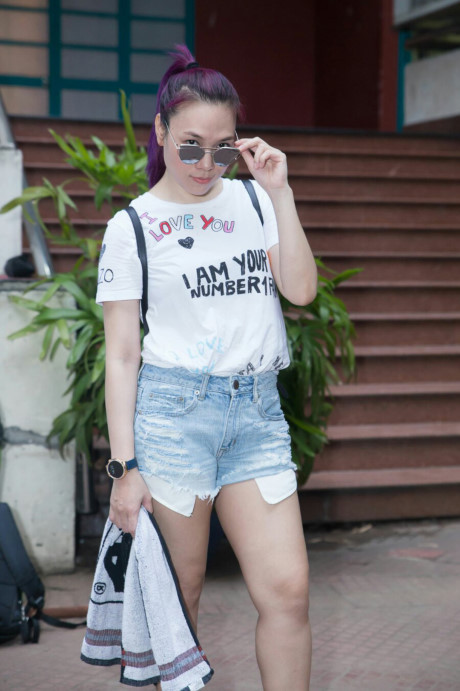 Mỹ Tâm vén áo cao, khoe eo trên sàn tập - Ảnh 7 My Tam ven ao cao, khoe eo tren san tap - Anh 7